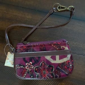 MUDD Wine/Maroon Wristlet/Wallet. NWT